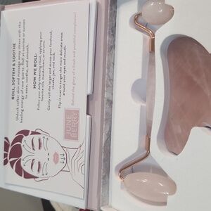 June Berry gemstone facial roller & gua sha